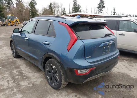 2023 Kia Niro Ev Wave z USA, uszkodzony, nr VIN KNDCT3L11P5044919